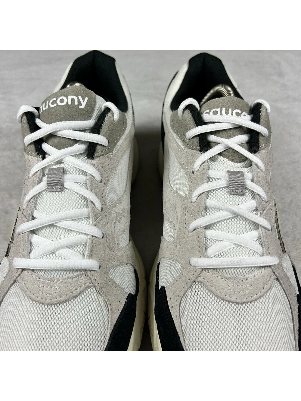 Saucony Ride Millennium Men’s Running Shoes Size 10 White Black Suede Sneakers